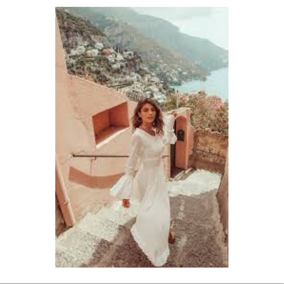 ANTHRO Raga Shelly Bell-Sleeve Asymmetrical Dress - Picture 5 of 9